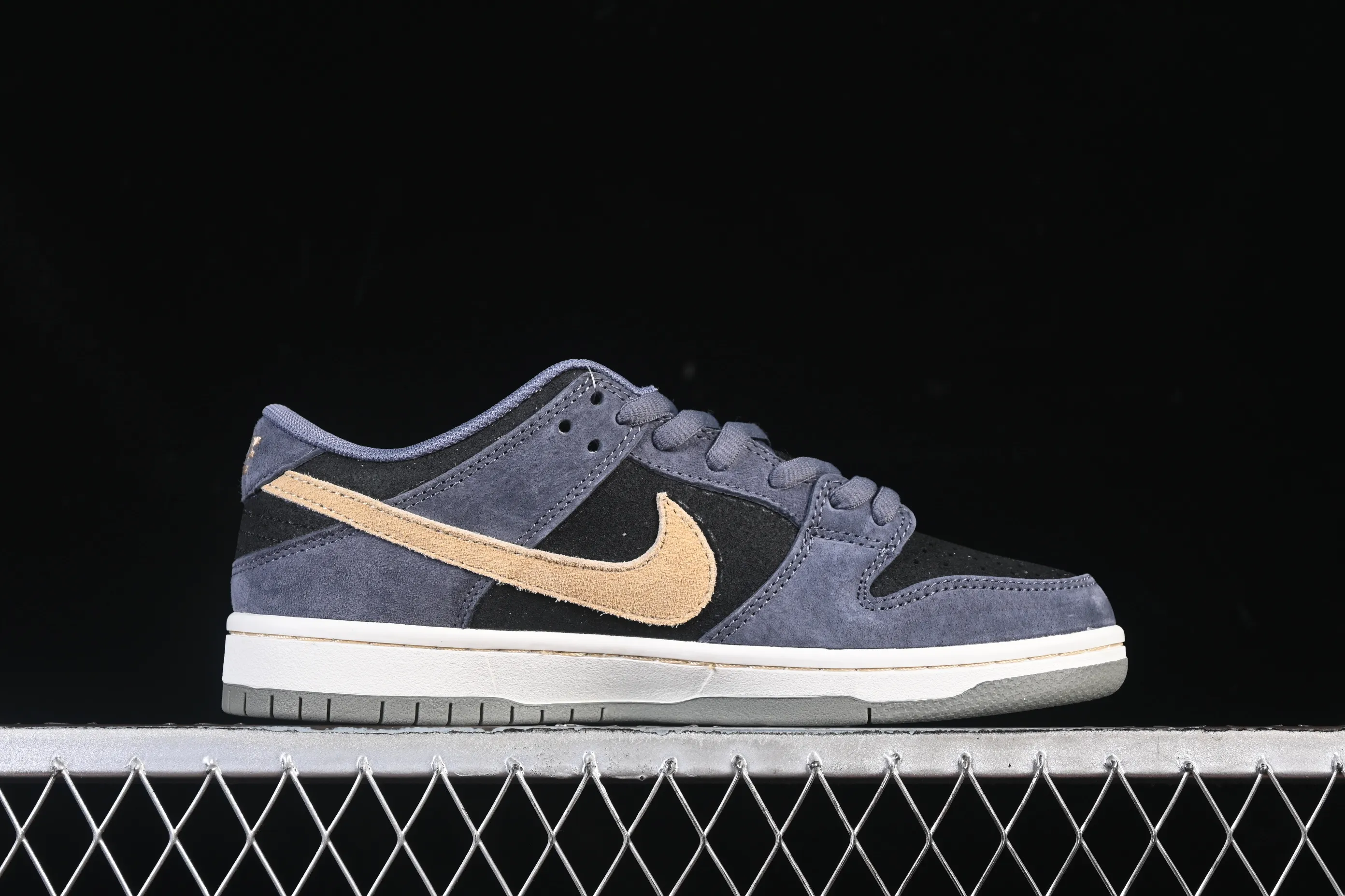 All Categories Nk SB Dunk Series Nk SB Dunk Low Low-top sneakers Nike Dunk SB Dunk Low "Dark Smoke Grey" smoke color low-top casual skate shoes HF3063-002